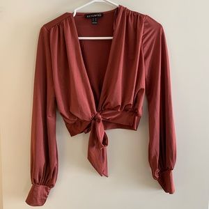 Cropped satin v line shirt